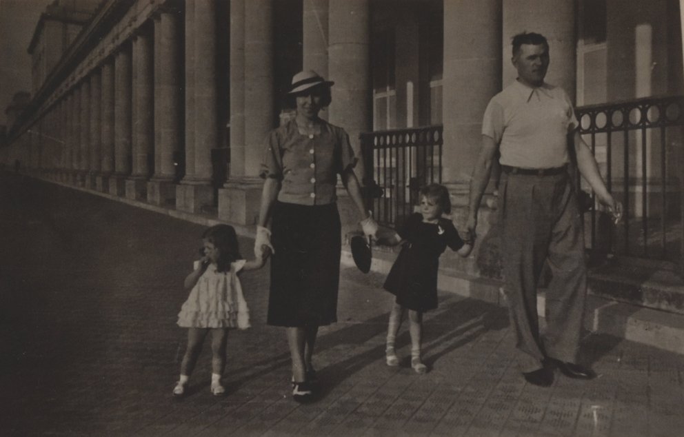 /pl_content/totenbuch/SeseeMitFamilie.jpg